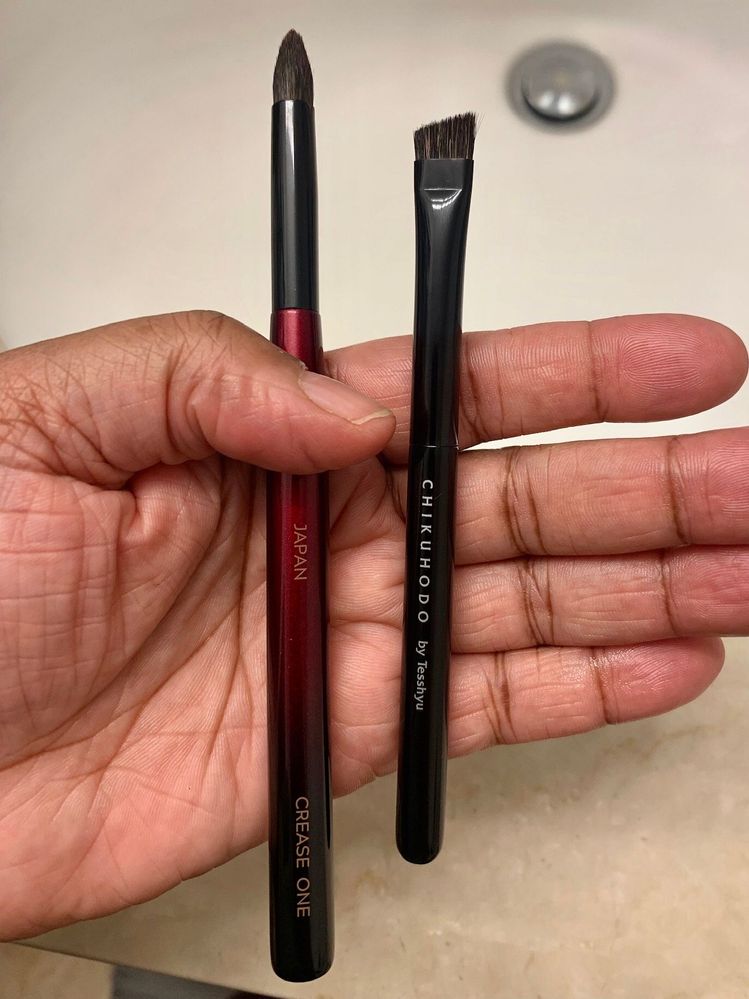 2 of my favorite eyeshadow brushes.